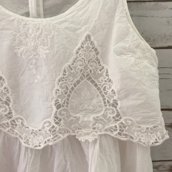 • Forever 21 White Crochet Dress • - Picture 2 of 7